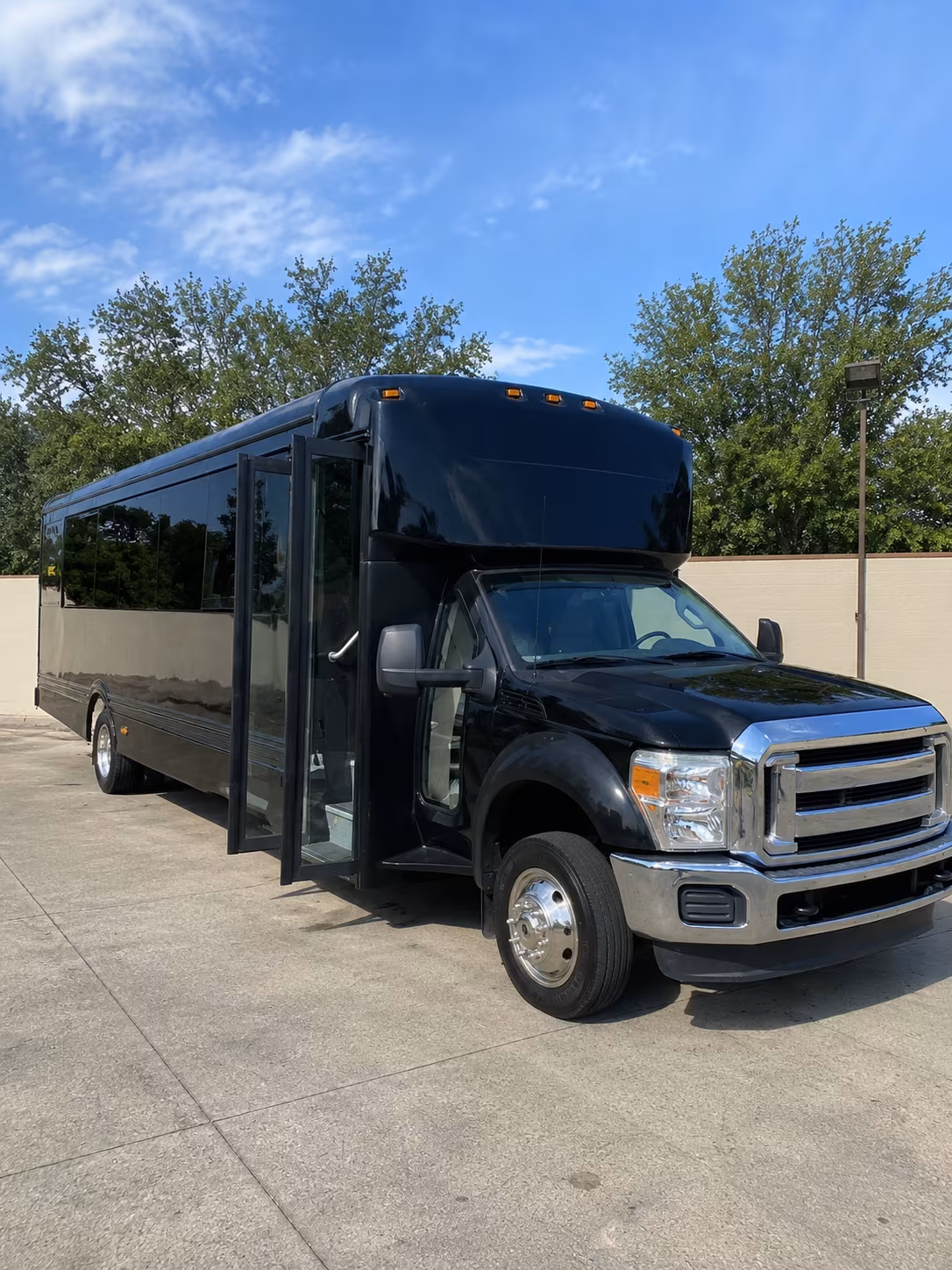 nampa 20 passenger party bus